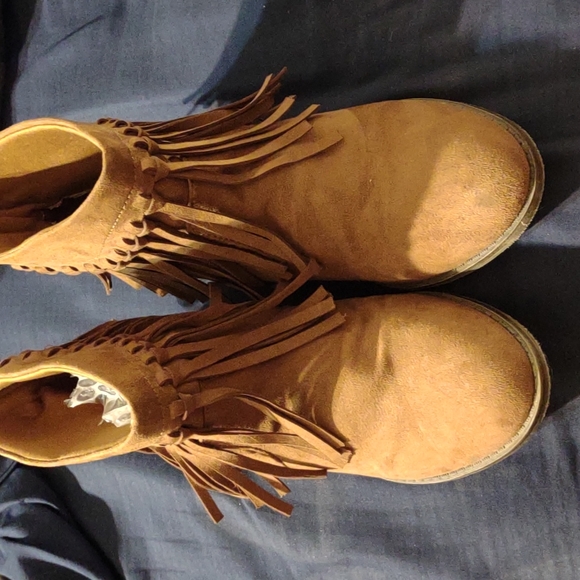 American eagle fringe boots - Picture 2 of 4